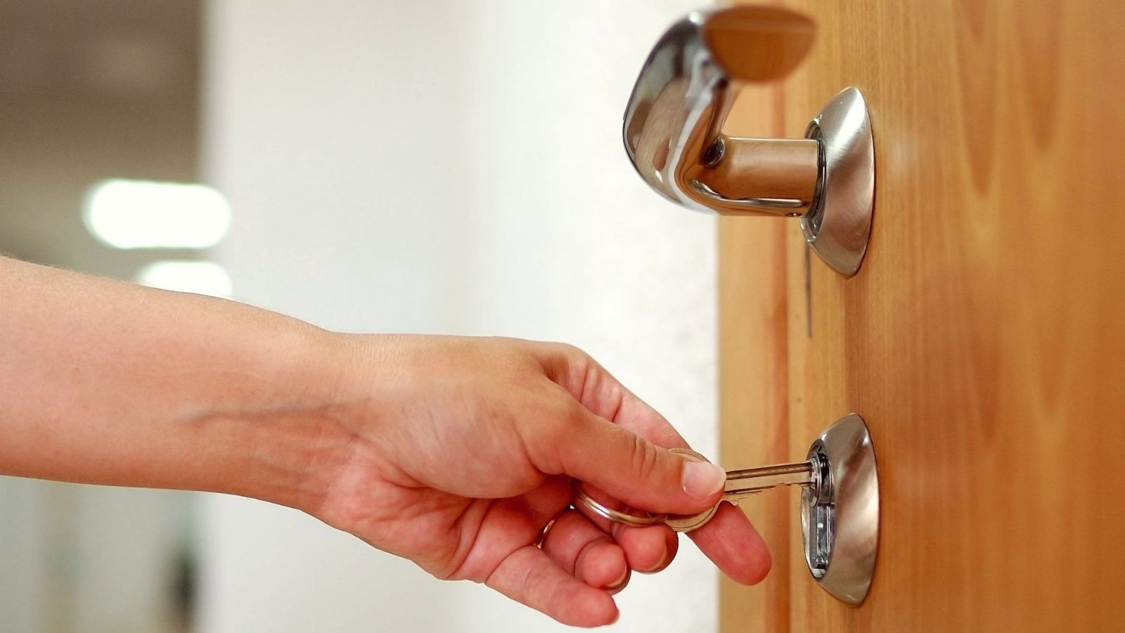 What To Do If You're Locked Out Of Your House (Or Car) This Winter